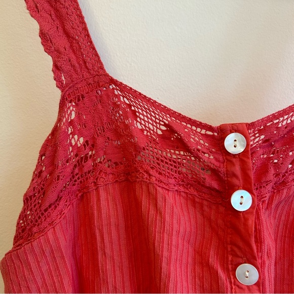 URBAN OUTFITTERS Bohemian Pink Crochet/Lace crop tank top blouse. Size M - Picture 3 of 5